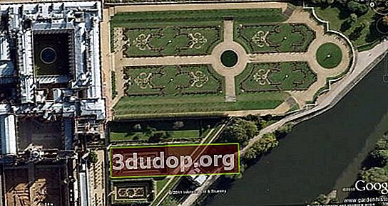 แฮมป์ตันคอร์ท. สวนของวิลเลียมที่ 3 และสวนสระน้ำของ Mary II การถ่ายภาพดาวเทียม เหนือซ้าย